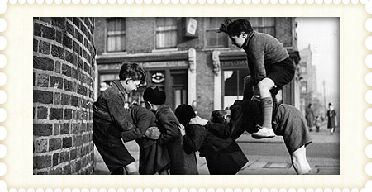 Niños jugando en la calle